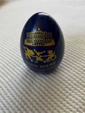 White House Easter Egg Roll 1999 Egg Signed by Bill & Hillary Clinton